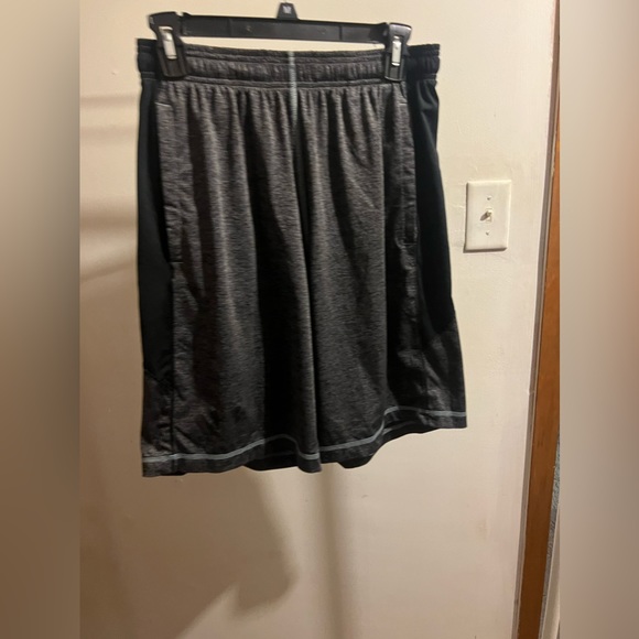 Under Armour Shorts - Picture 3 of 3